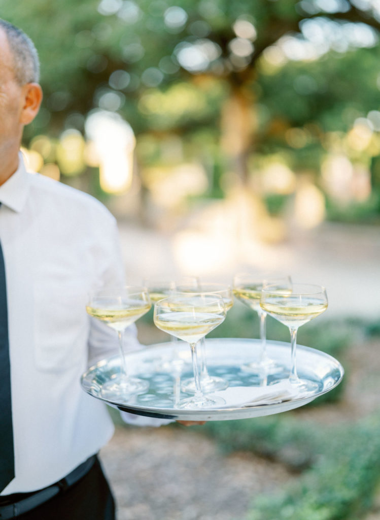 welcome drinks, welcome drinks at vizcaya museum, butler passed welcome drinks, champagne greeting, champagne welcome, outdoor wedding, outdoor ceremony Florida, Jennife rBuono Events