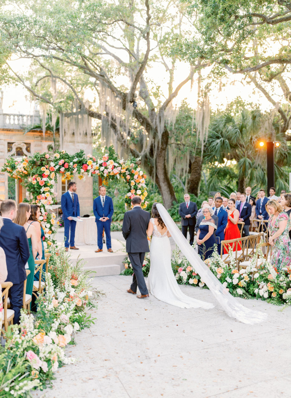 colorful wedding at an italian venue in florida, colorful wedding ceremony, sunset color tones wedding, sunset in miami, vizcaya museum and gardens wedding, miami wedding planner, jennifer buono events